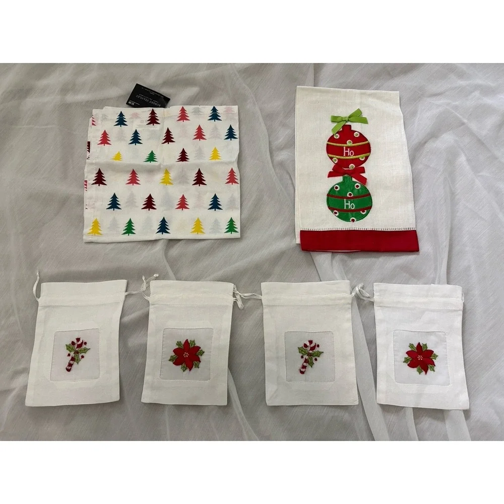 Lot of 6 NEW Christmas Linens Towels Gift Bags Embroidered Trees Poinsetta‎